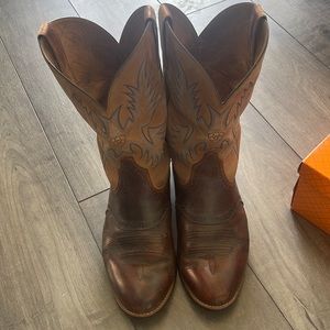 Ariat boots size 11EE very good condition